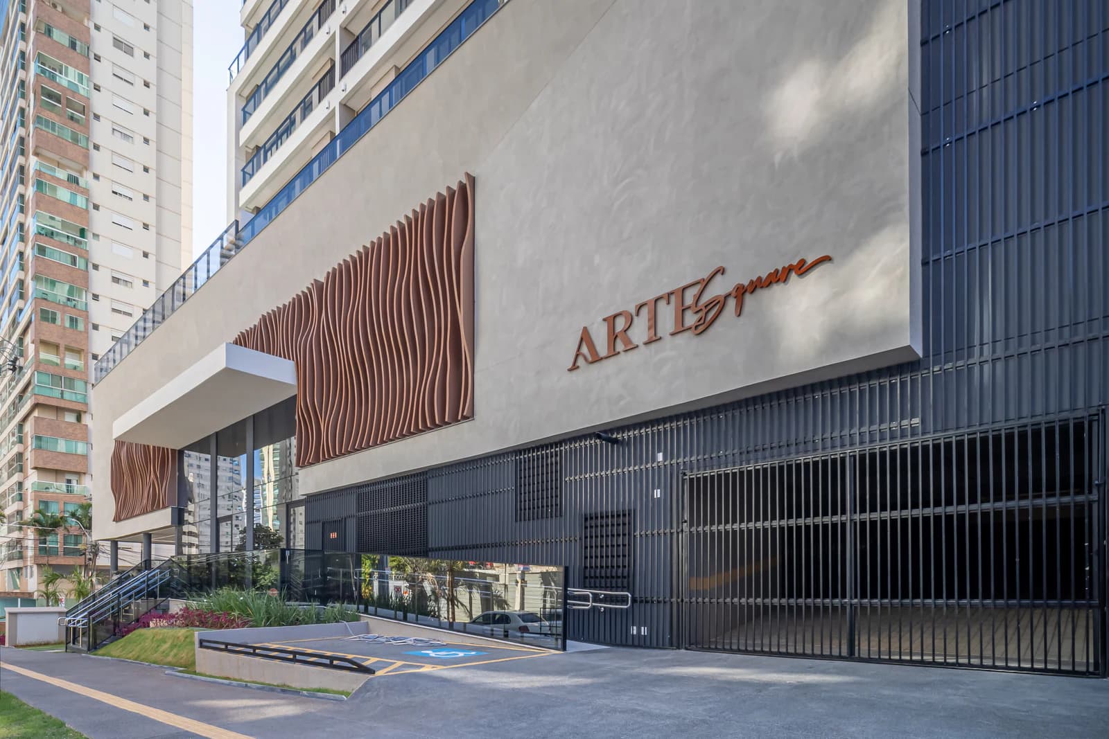 Arte Square no Jardim Goiás, em Goiânia