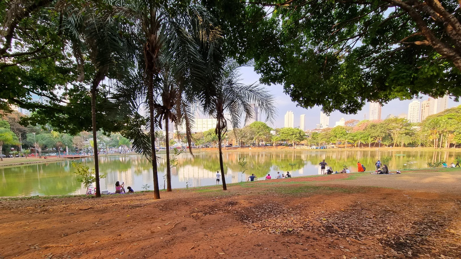 Área verde do Parque Vaca Brava no Setor Bueno em Goiânia