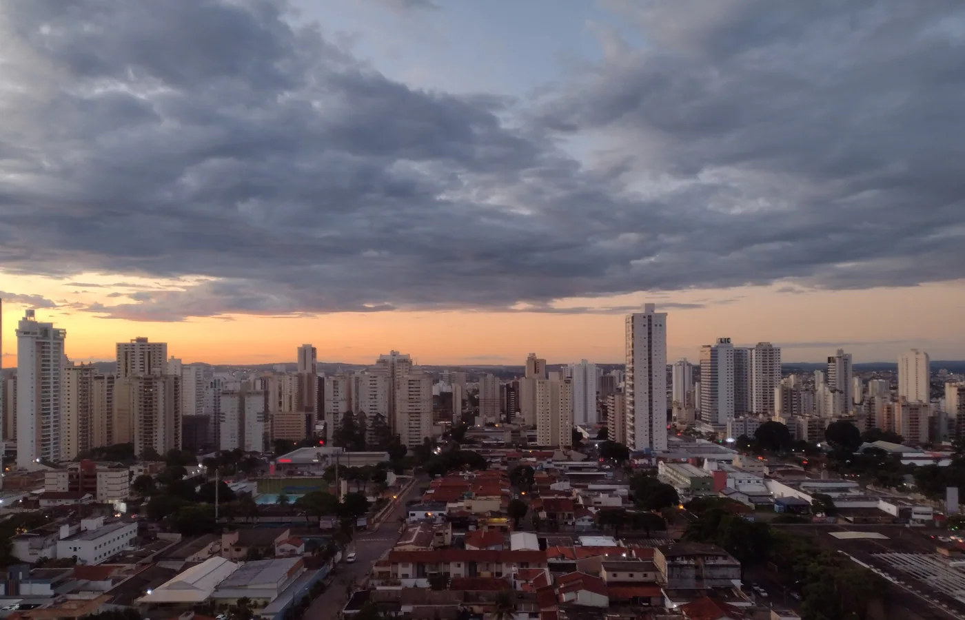 Vista urbana dos setores Oeste e Bueno em Goiânia