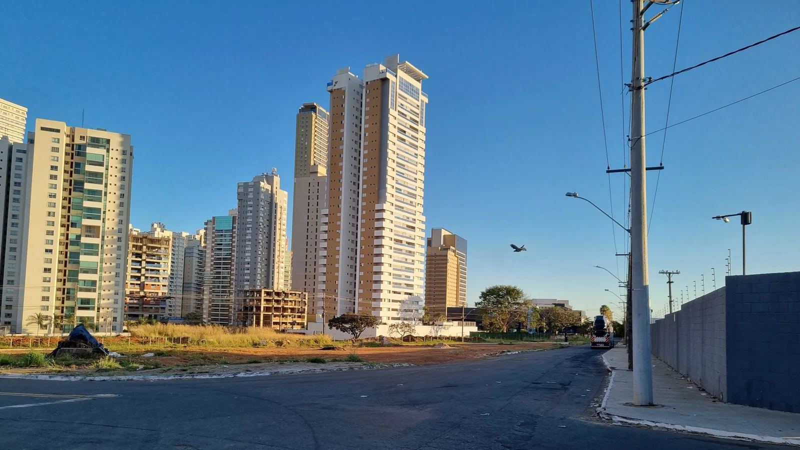 Rua 92 no Jardim Goiás em Goiânia