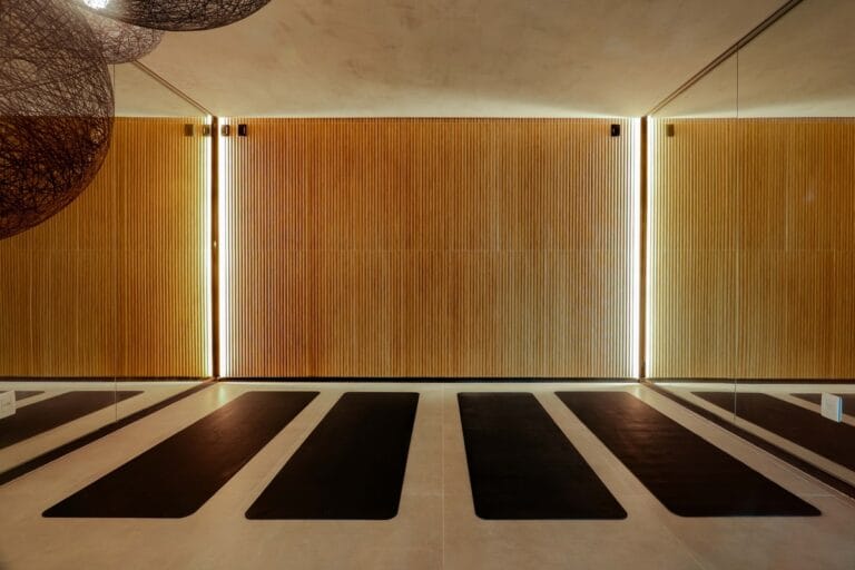 hub compact life yoga