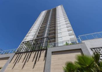 wish 211 fachada close real