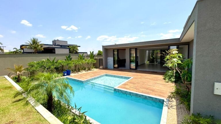 81671018 95cf 49b8 9398 0e60a595a7de