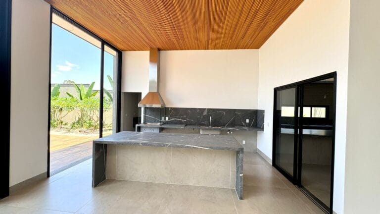 ceb8f0eb 5c70 48a7 864f 541fd997d6c1